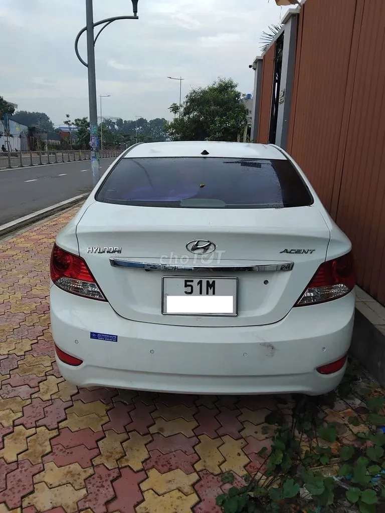 Hyundai Accent 2012 photo 3