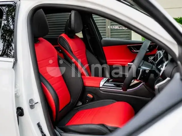 Mercedes-Benz C200 2025 photo 2