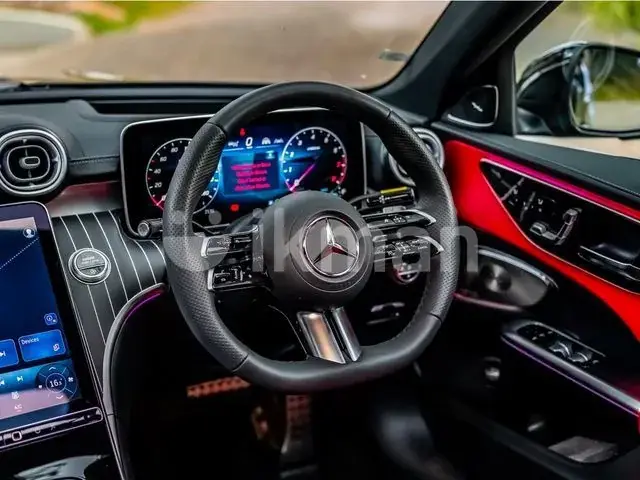 Mercedes-Benz C200 2025 photo 5
