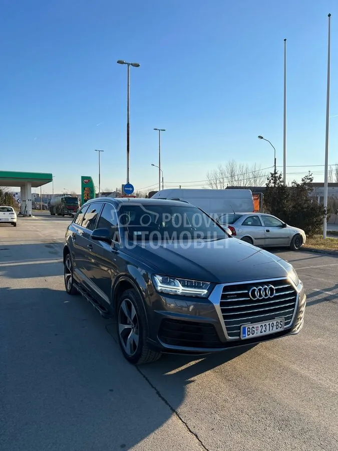 Audi Q7 2017 photo 3