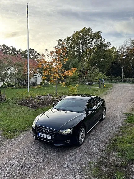 Audi A5 2011 photo 2