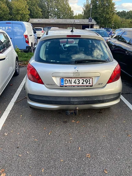 Peugeot 207 2006 photo 3
