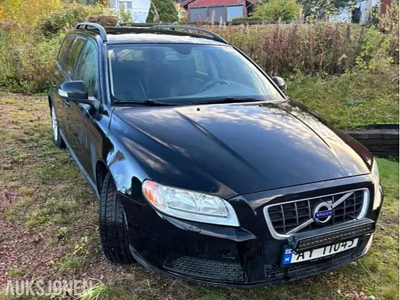 Volvo V70 2010 photo 2