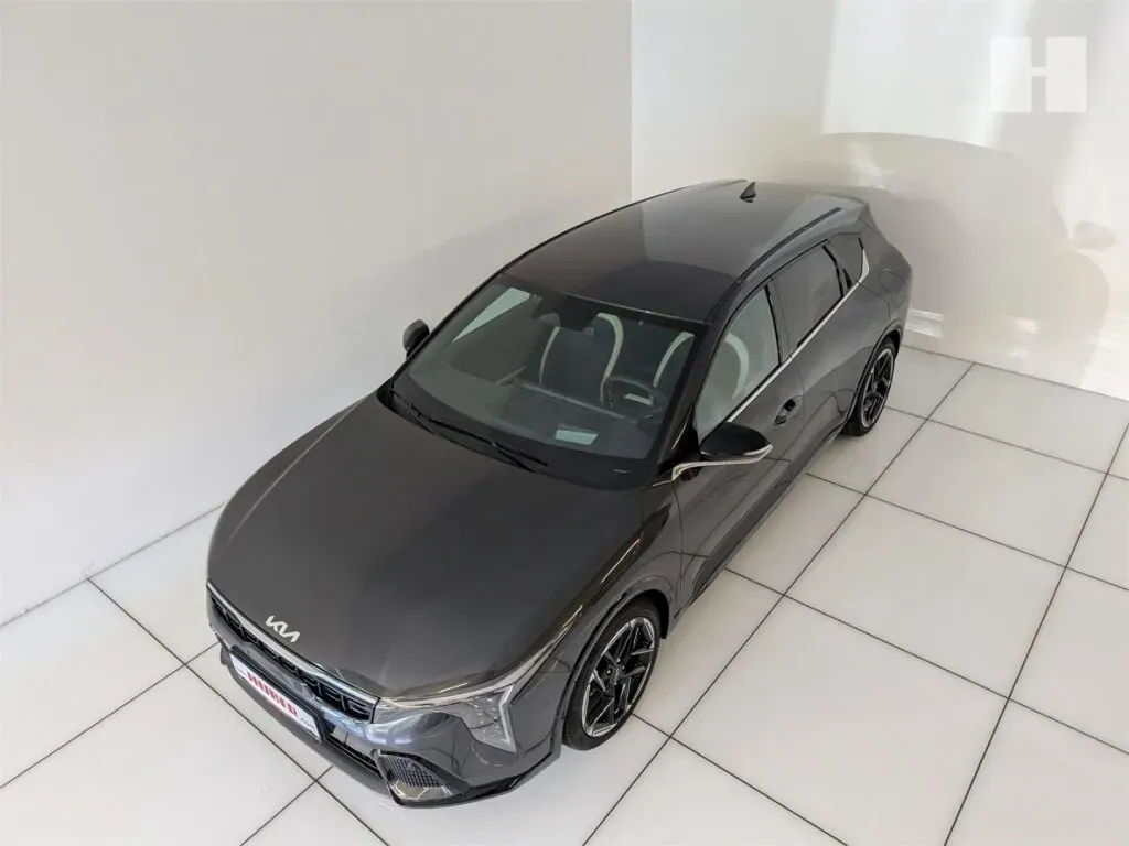 Kia K4 photo 2