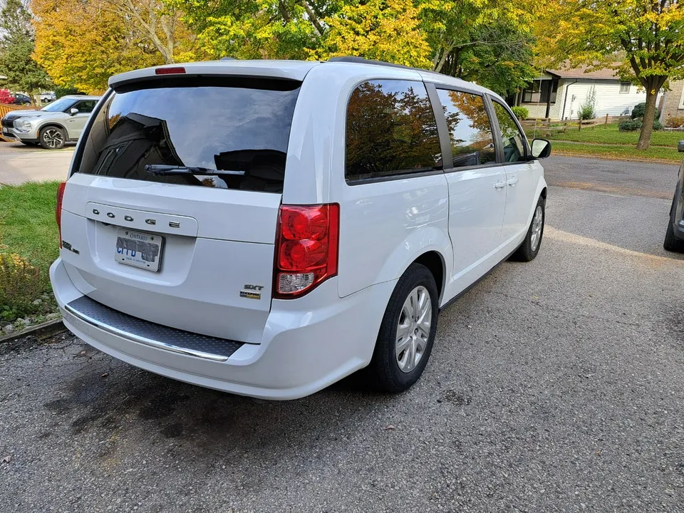 Dodge Grand Caravan 2018 photo 5