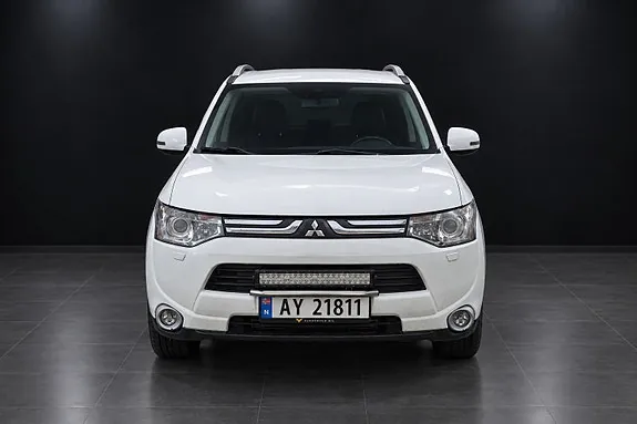 Mitsubishi Outlander 2013 photo 2