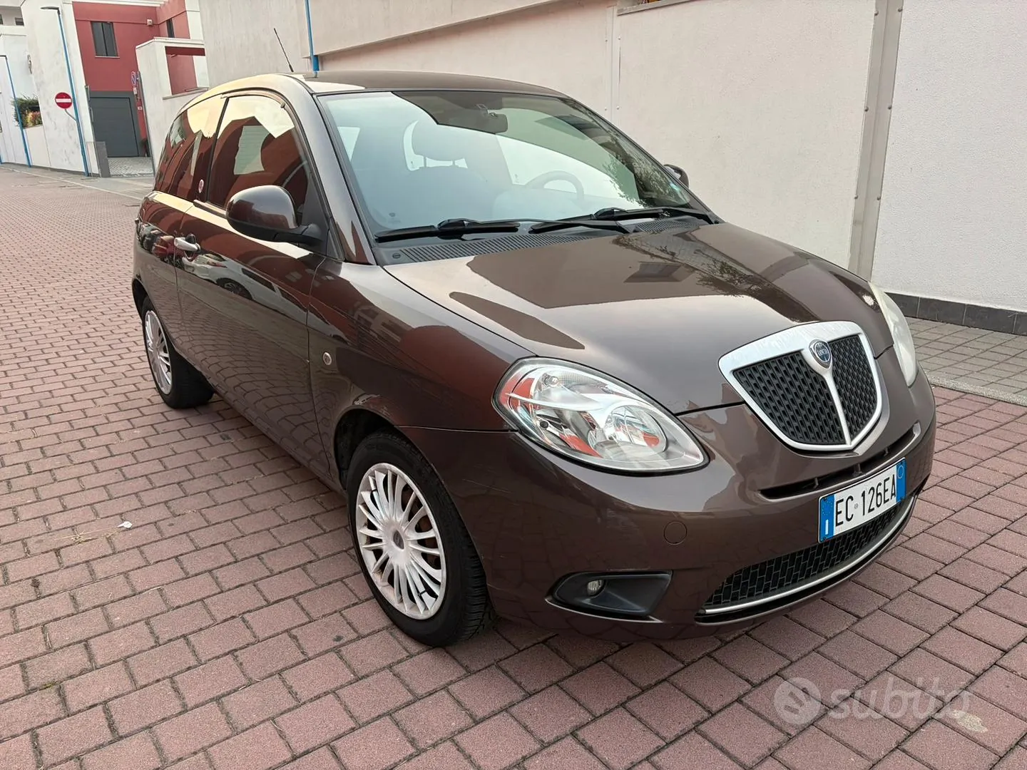 Lancia Ypsilon 2010 photo 2
