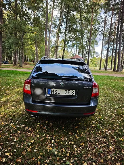 Skoda Octavia 2012 photo 4