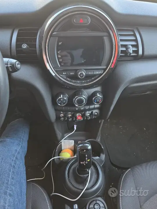 Mini One 2020 photo 3