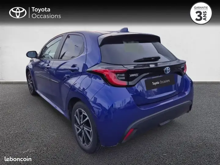 Toyota Yaris 2023 photo 2