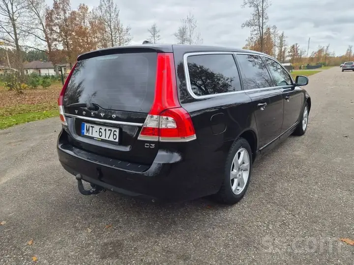 Volvo V70 2015 photo 2