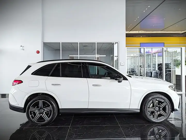 Mercedes-Benz Glc 2024 photo 4