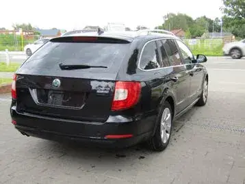 Skoda Superb 2012 photo 3