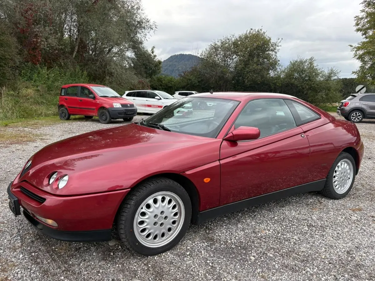 Alfa Romeo Gtv 1997 photo 2