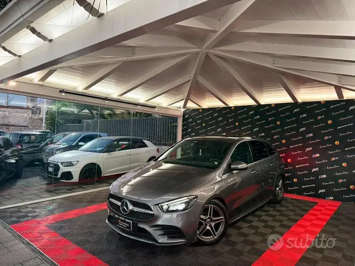Mercedes-Benz B 180