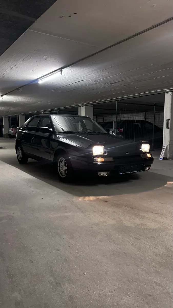 Mazda 323