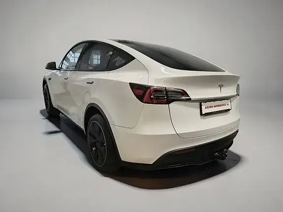 Tesla Model Y 2023 photo 3