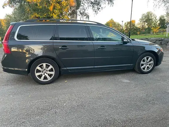 Volvo V70 2011 photo 3