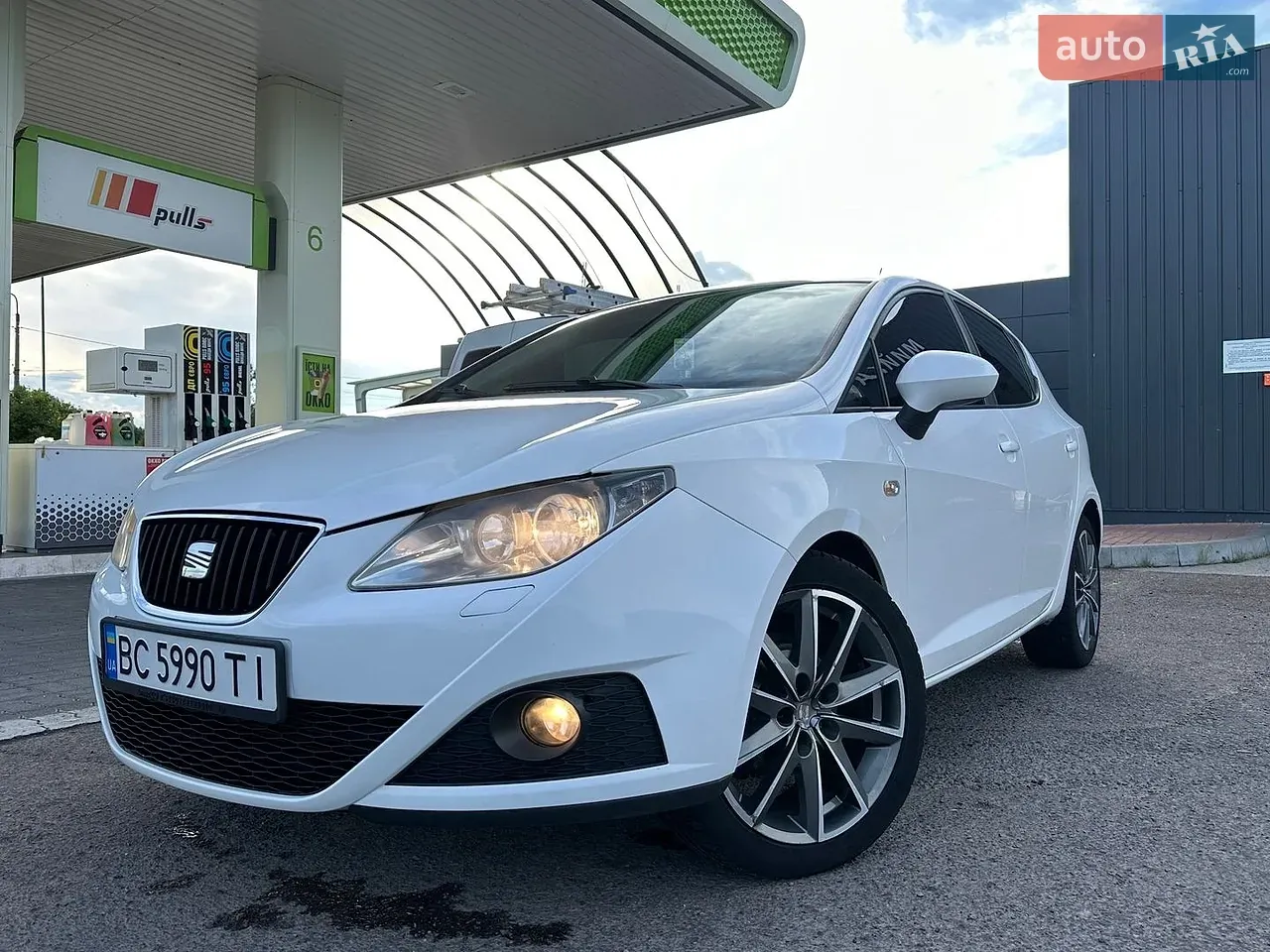 Seat Ibiza 2011 photo 4