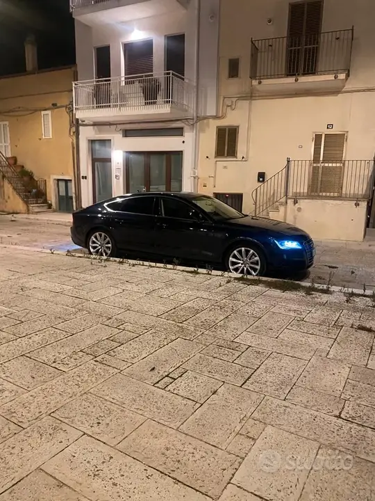 Audi A7 2011 photo 2