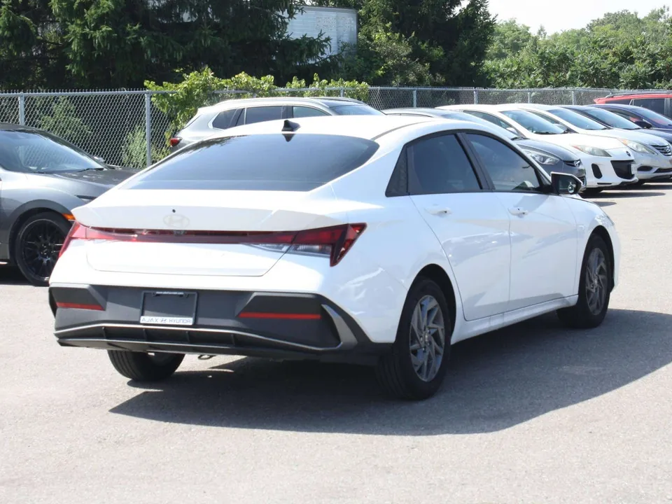 Hyundai Elantra 2026 photo 4