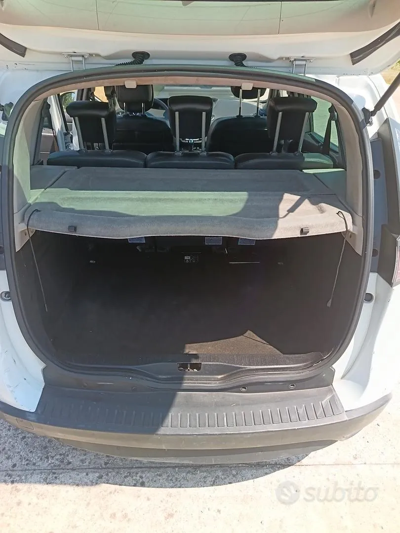 Renault Scenic 2013 photo 4