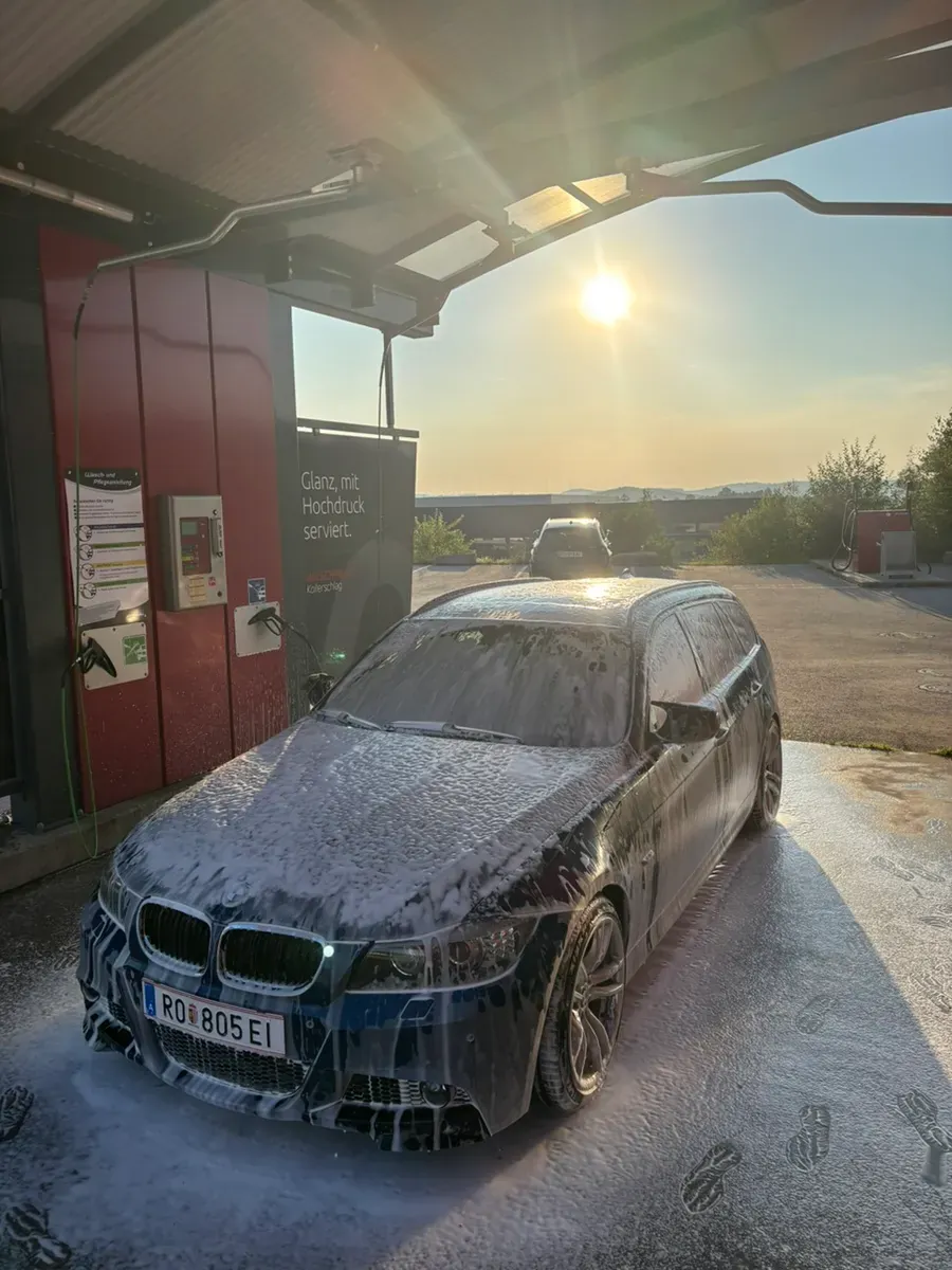 BMW 3 Series 2009 photo 2
