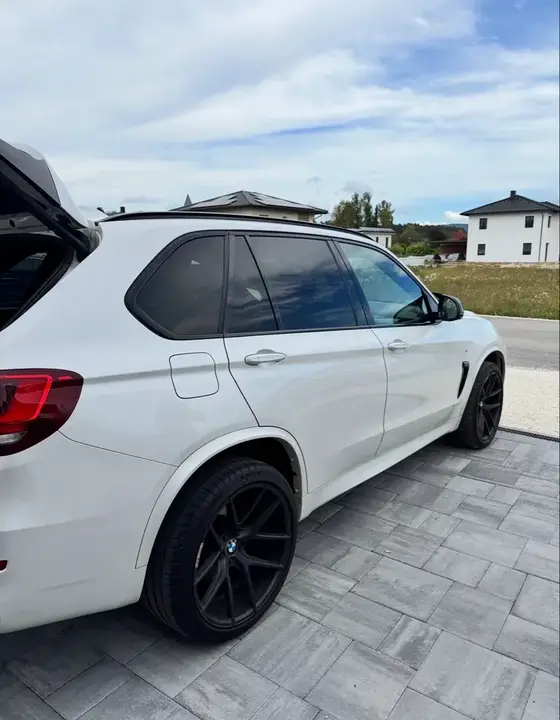 BMW X5 2015 photo 2