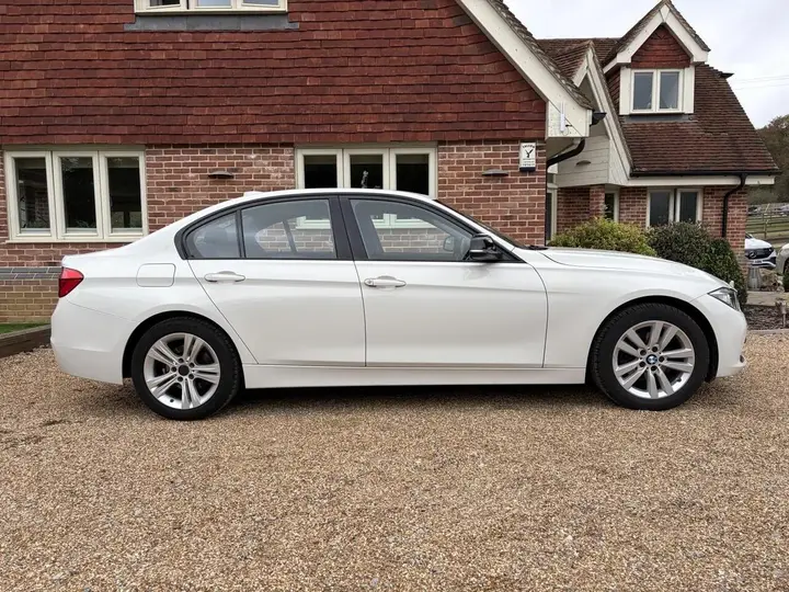 BMW 3 Series 2016 photo 4