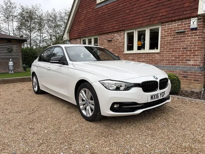 BMW 3 Series 2016 photo 3