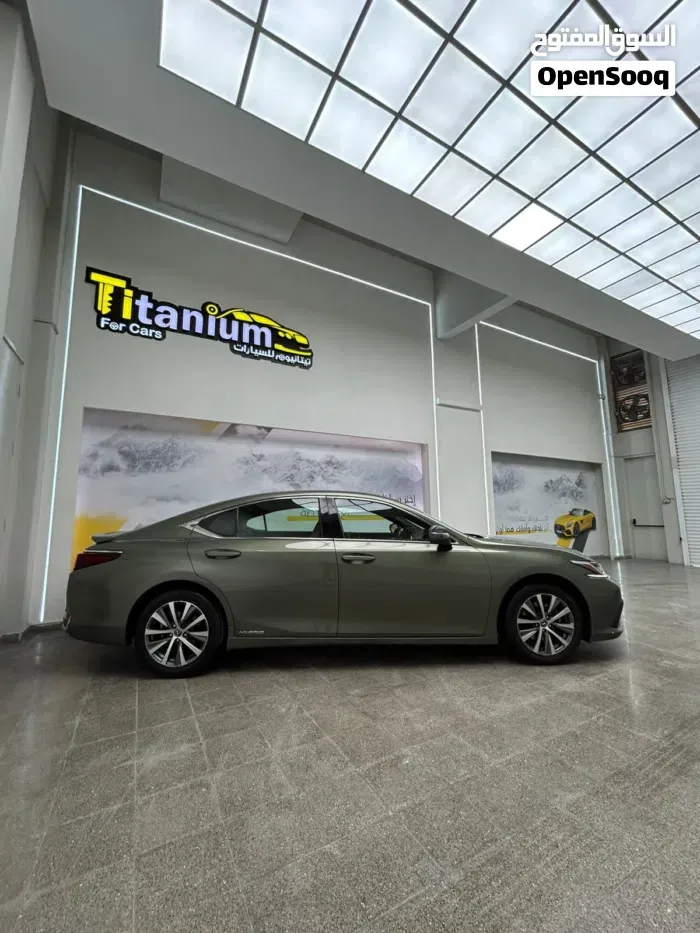 Lexus Es 300 2019 photo 2