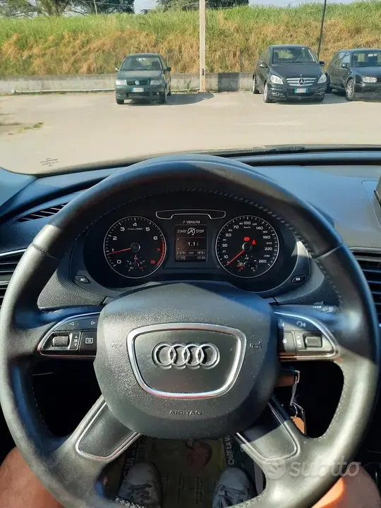 Audi Q3 2012 photo 4