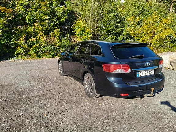 Toyota Avensis 2014 photo 4