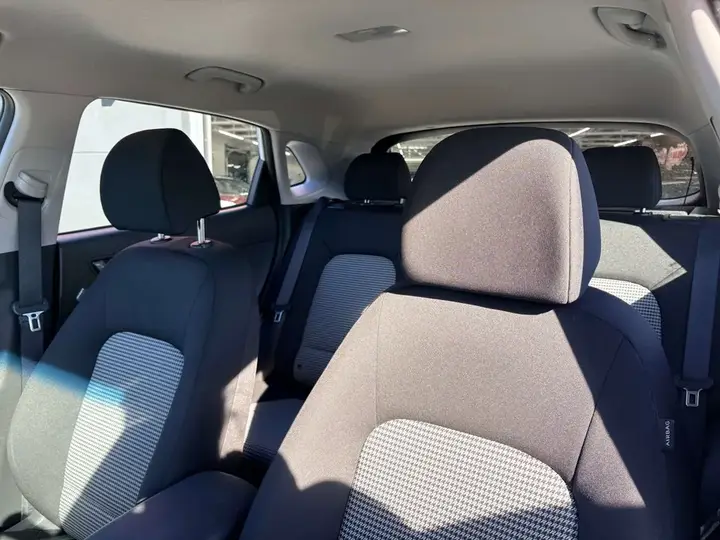 Hyundai Kona 2021 photo 2