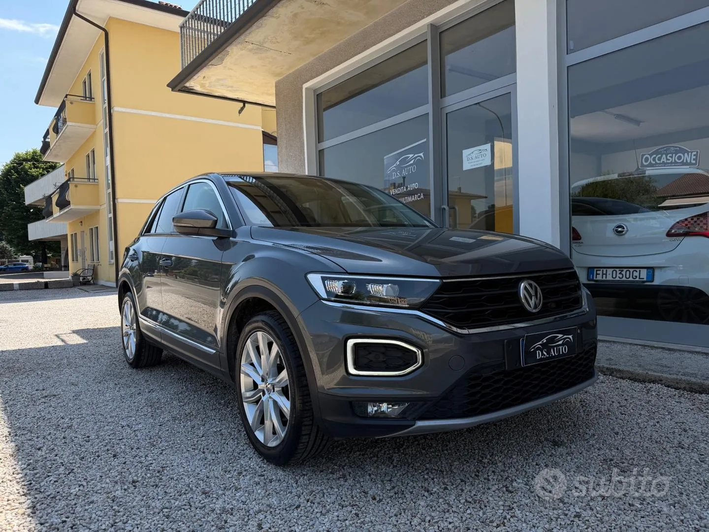 Volkswagen T-Roc 2017 photo 2