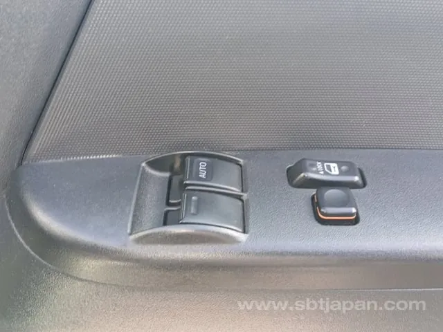 Toyota Regius Ace 2015 photo 2