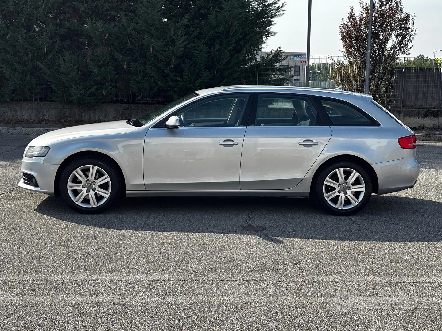 Audi A4 Avant 2011 photo 4