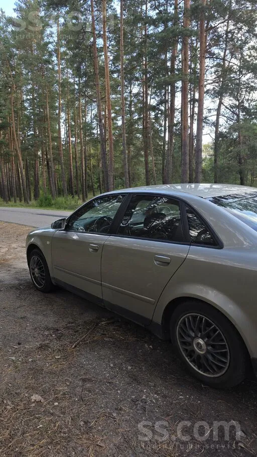 Audi A4 2004 photo 4