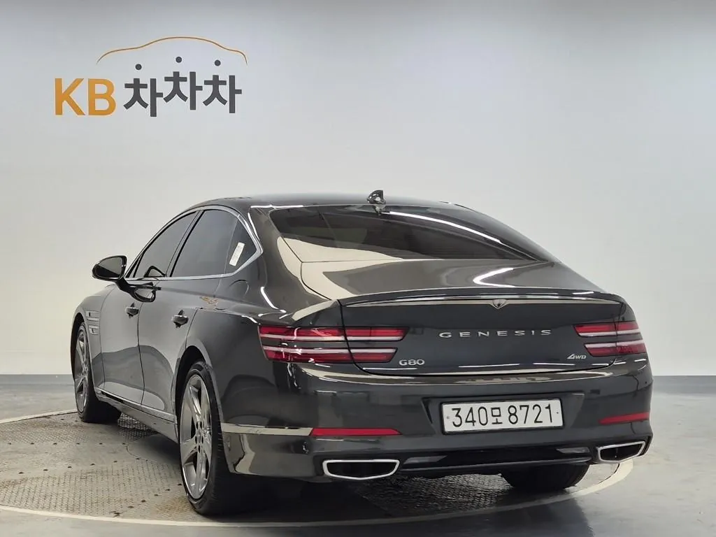 Genesis G80 2022 photo 2