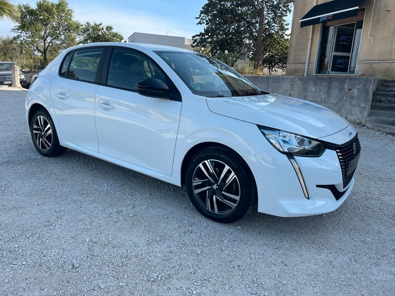 Peugeot 208 2023 photo 4