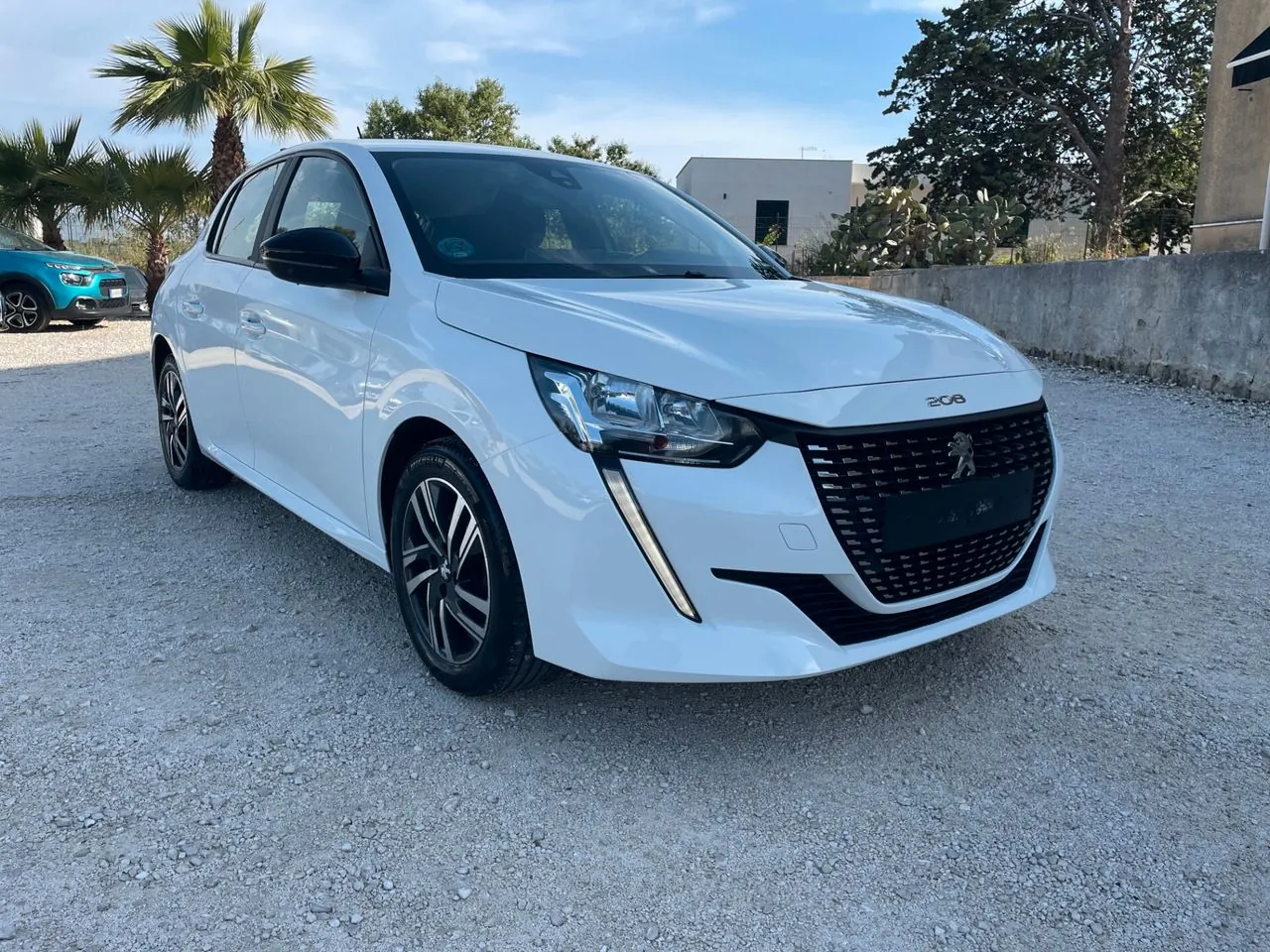 Peugeot 208 2023 photo 3
