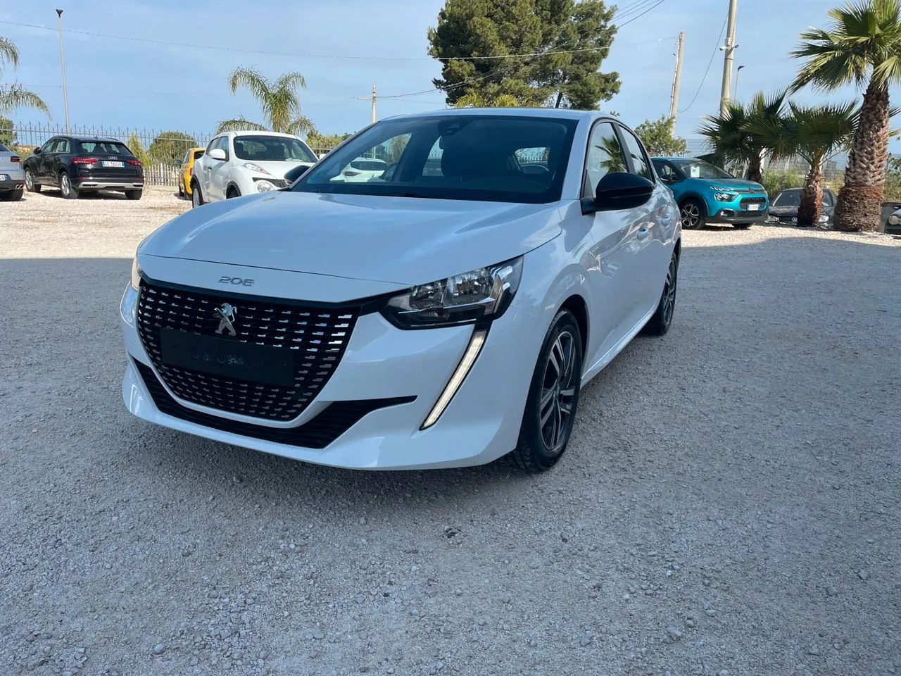 Peugeot 208 2023 photo 2
