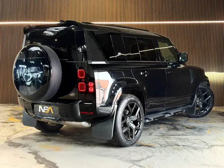 Land Rover Defender 2022 photo 4
