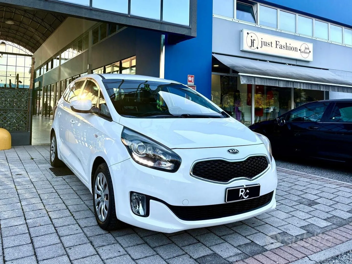 Kia Carens 2014 photo 3