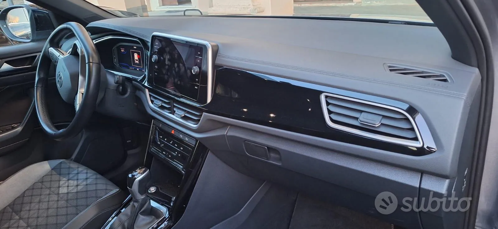 Volkswagen T-Roc 2024 photo 3