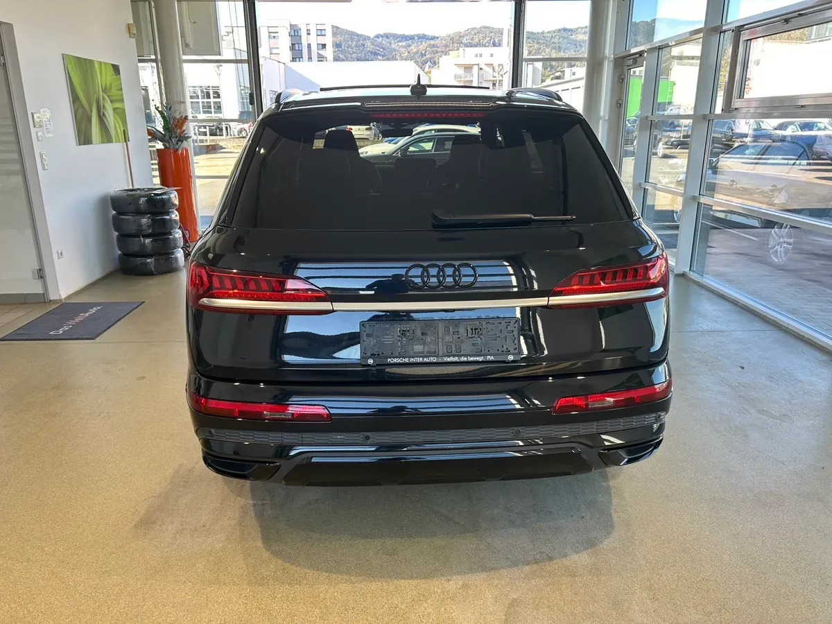 Audi Q7 2021 photo 3