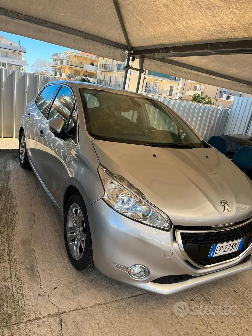 Peugeot 208 2014 photo 3