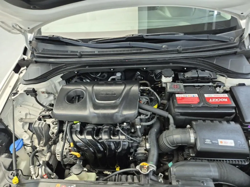 Hyundai Avante 2018 photo 5