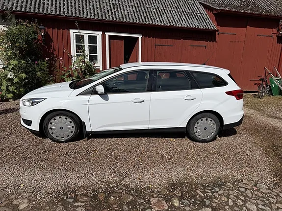 Ford Focus 2017 photo 2