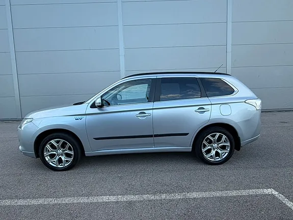 Mitsubishi Outlander 2014 photo 2